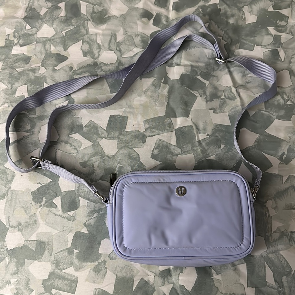 Lululemon Crossbody Camera bag